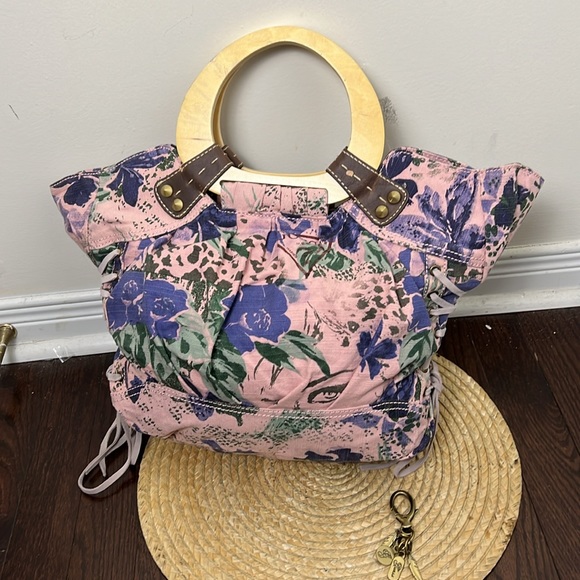 Guess Khaki Prints Boho Tote Bag - Picture 4 of 14
